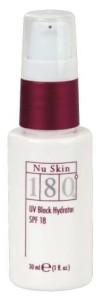 Feuchtigkeitsspendende Gesichtscreme für den Tag mit SPF 18 - Nu Skin 180°® UV Block Hydrator SPF 18
